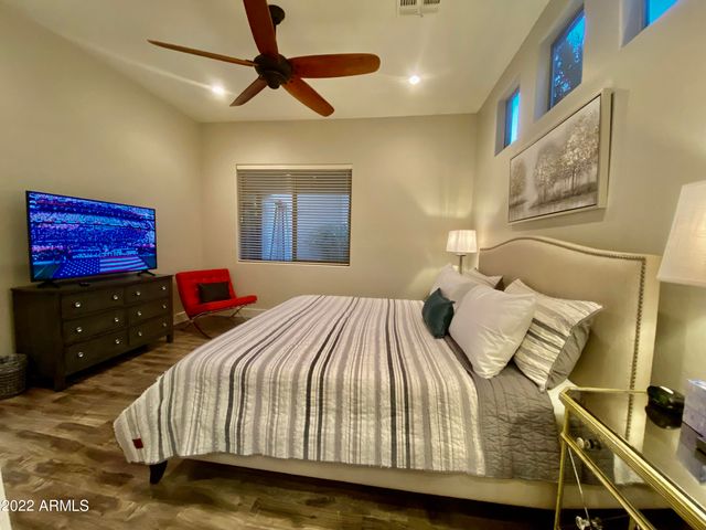 2042 W PERIWINKLE Way, Chandler, AZ 85248