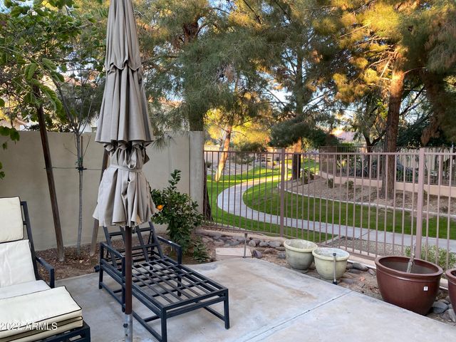 2042 W PERIWINKLE Way, Chandler, AZ 85248