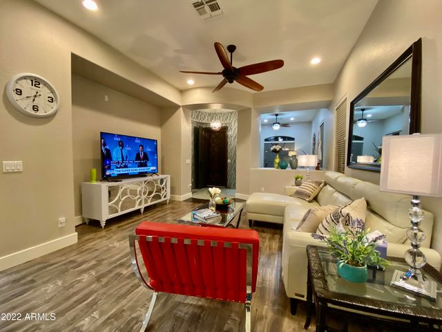 2042 W PERIWINKLE Way, Chandler, AZ 85248