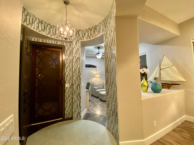 2042 W PERIWINKLE Way, Chandler, AZ 85248