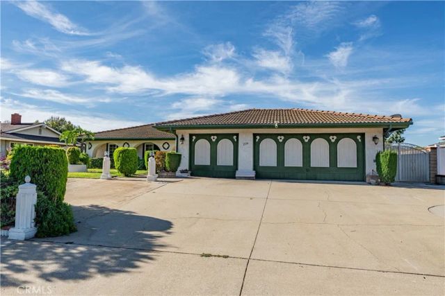 2134 Baseline Road, La Verne, CA 91750