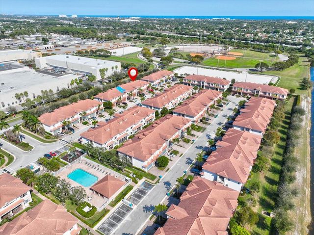 13 Nottingham Place, Boynton Beach, FL 33426