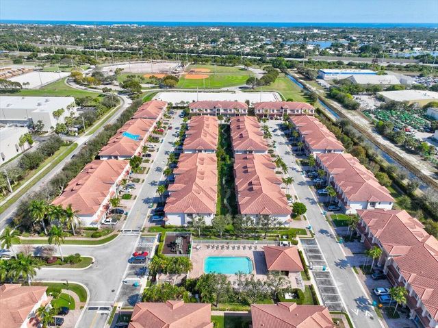 13 Nottingham Place, Boynton Beach, FL 33426