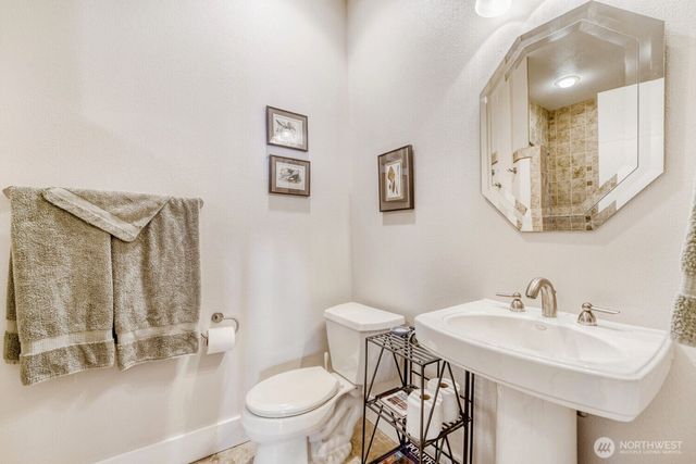 5711 Upland Terrace NE, Tacoma, WA 98422
