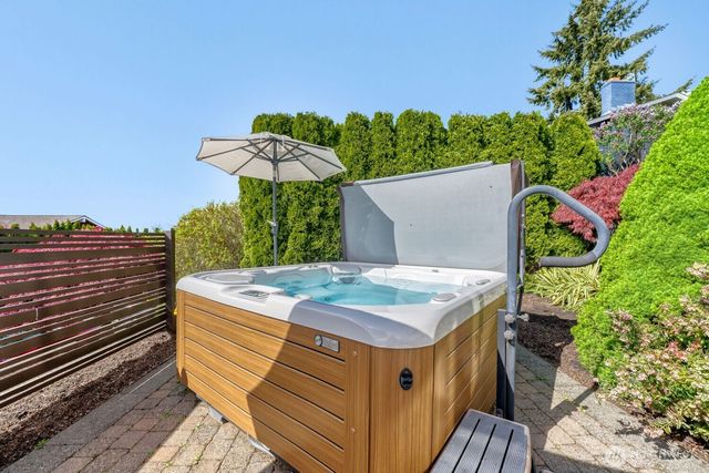 5711 Upland Terrace NE, Tacoma, WA 98422
