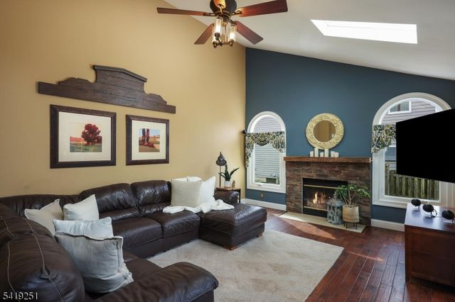 96 Beechwood Cir, Hillsborough Twp., NJ 08844