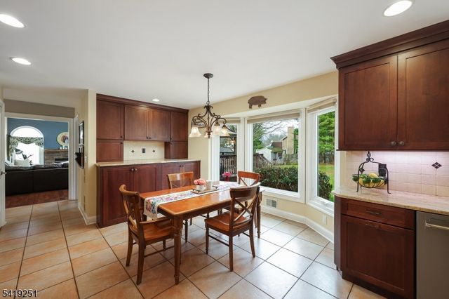 96 Beechwood Cir, Hillsborough Twp., NJ 08844