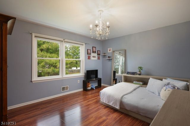 96 Beechwood Cir, Hillsborough Twp., NJ 08844