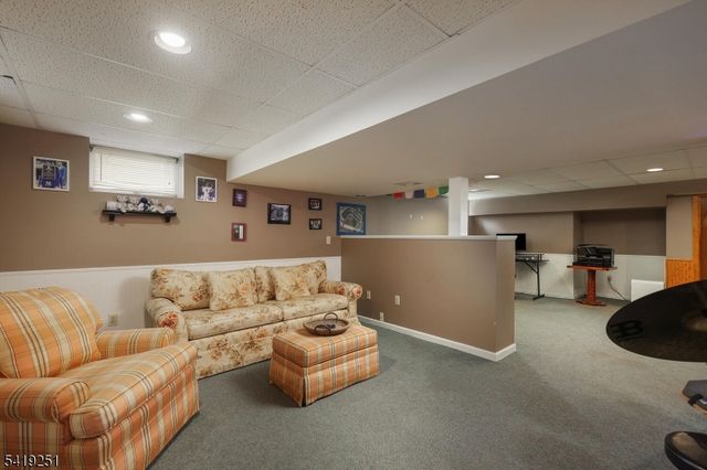 96 Beechwood Cir, Hillsborough Twp., NJ 08844