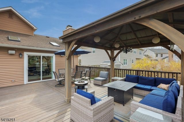 96 Beechwood Cir, Hillsborough Twp., NJ 08844