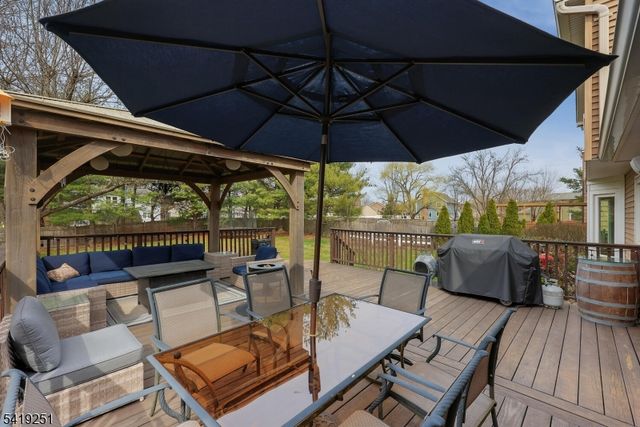 96 Beechwood Cir, Hillsborough Twp., NJ 08844