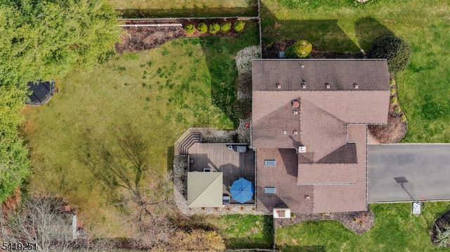 96 Beechwood Cir, Hillsborough Twp., NJ 08844