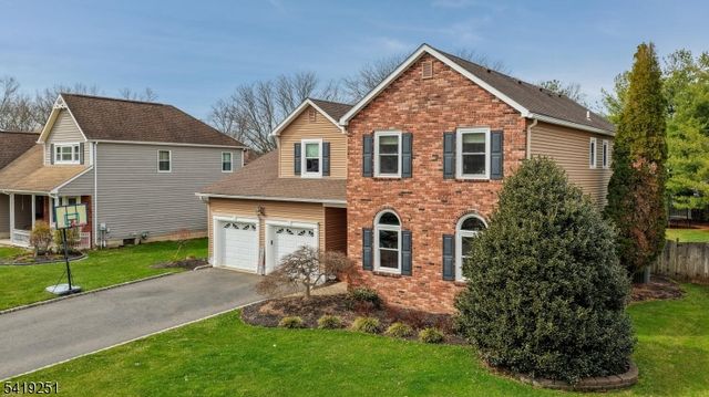 96 Beechwood Cir, Hillsborough Twp., NJ 08844