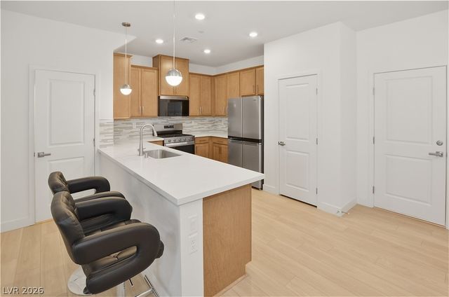 12460 Kings Creek Place, Las Vegas, NV 89138