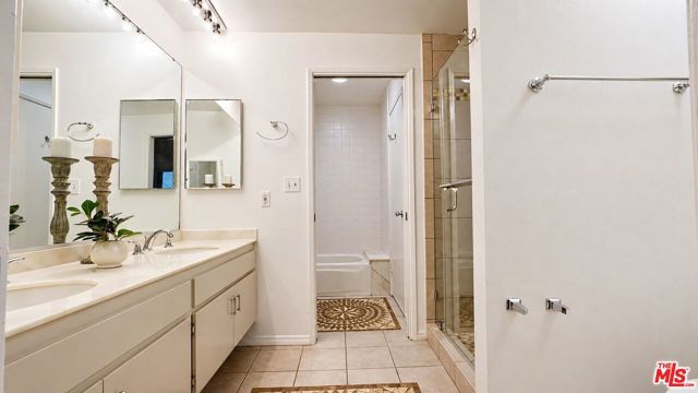 5139 Balboa Boulevard 12, Encino (los Angeles), CA 91316