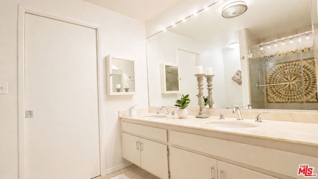 5139 Balboa Boulevard 12, Encino (los Angeles), CA 91316