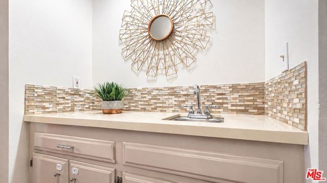 5139 Balboa Boulevard 12, Encino (los Angeles), CA 91316