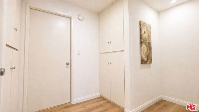 5139 Balboa Boulevard 12, Encino (los Angeles), CA 91316