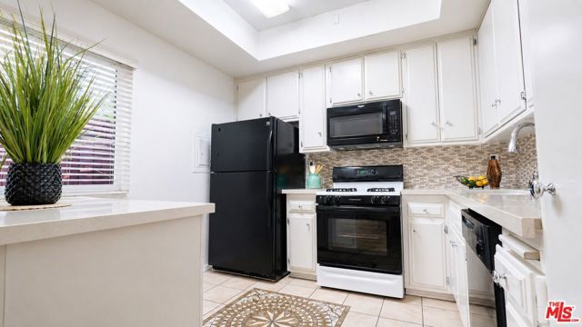 5139 Balboa Boulevard 12, Encino (los Angeles), CA 91316