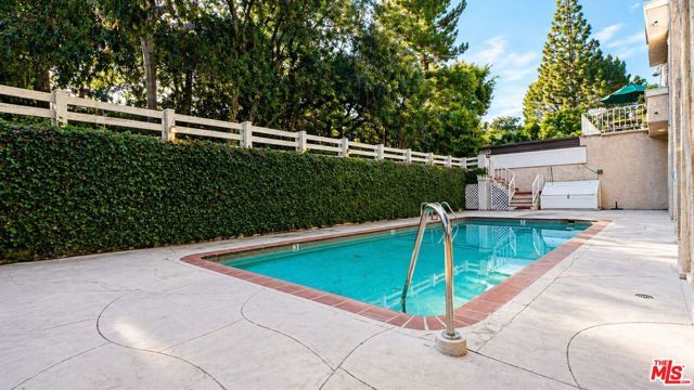 5139 Balboa Boulevard 12, Encino (los Angeles), CA 91316