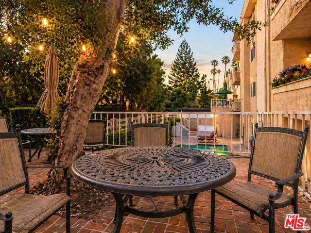 5139 Balboa Boulevard 12, Encino (los Angeles), CA 91316
