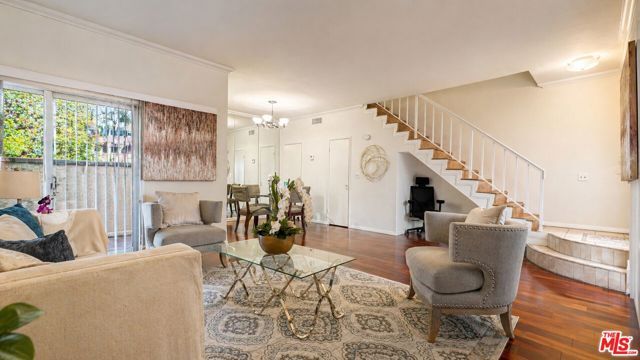 5139 Balboa Boulevard 12, Encino (los Angeles), CA 91316