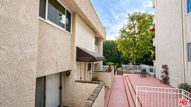 5139 Balboa Boulevard 12, Encino (los Angeles), CA 91316