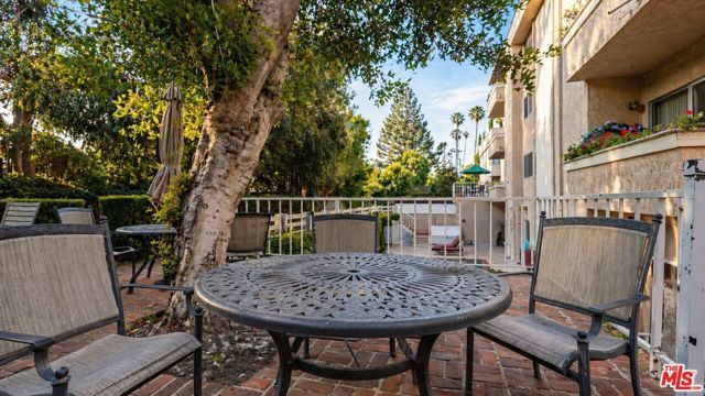 5139 Balboa Boulevard 12, Encino (los Angeles), CA 91316
