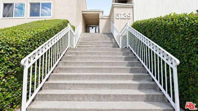 5139 Balboa Boulevard 12, Encino (los Angeles), CA 91316