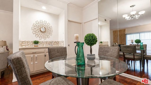 5139 Balboa Boulevard 12, Encino (los Angeles), CA 91316