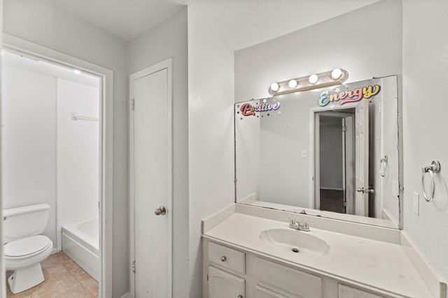 5715 Easthampton Drive A, Houston, TX 77039