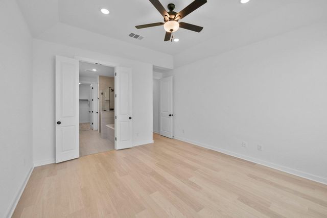 225 Pacific Grove CIR, Liberty Hill, TX 78642