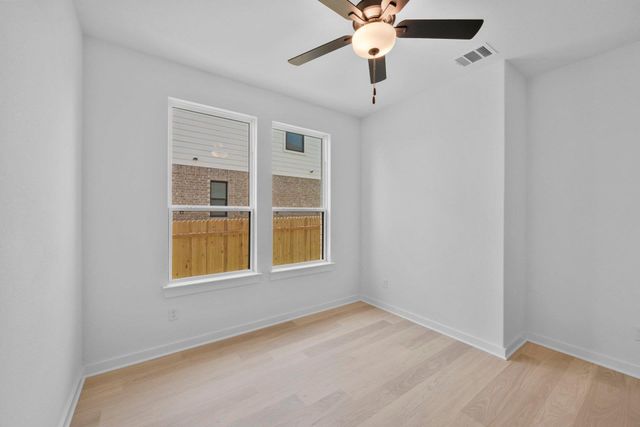 225 Pacific Grove CIR, Liberty Hill, TX 78642