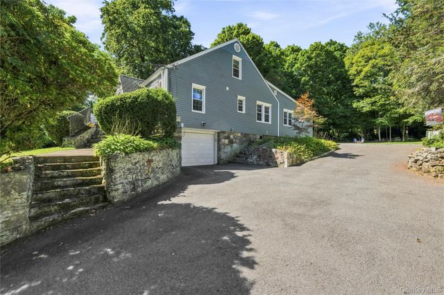 195 Oscawana Lake Road, Putnam Valley, NY 10579