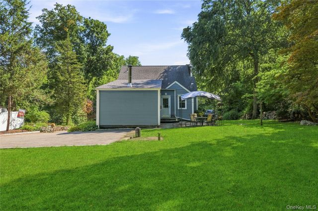 195 Oscawana Lake Road, Putnam Valley, NY 10579