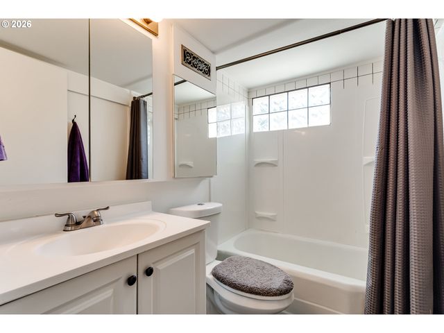 925 GRANT St, Eugene, OR 97402