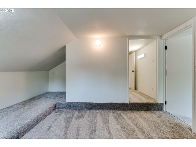 925 GRANT St, Eugene, OR 97402