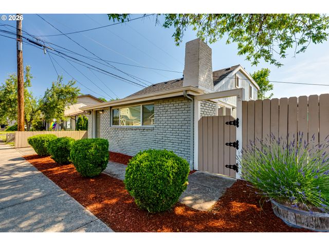 925 GRANT St, Eugene, OR 97402