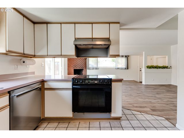 925 GRANT St, Eugene, OR 97402