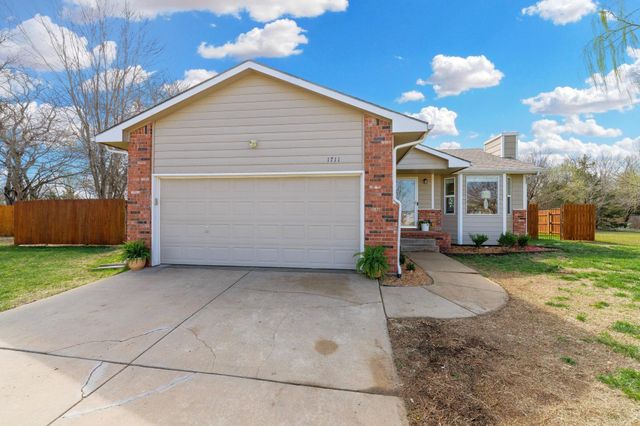 1711 N Hawthorn Ct, Andover, KS 67002