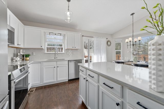 1711 N Hawthorn Ct, Andover, KS 67002