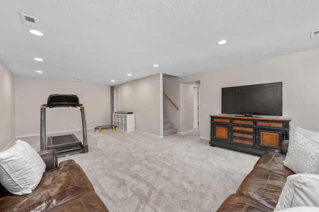 1711 N Hawthorn Ct, Andover, KS 67002