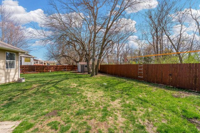 1711 N Hawthorn Ct, Andover, KS 67002