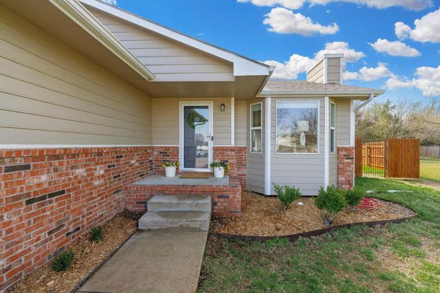 1711 N Hawthorn Ct, Andover, KS 67002