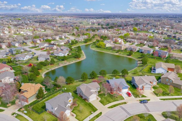 1711 N Hawthorn Ct, Andover, KS 67002