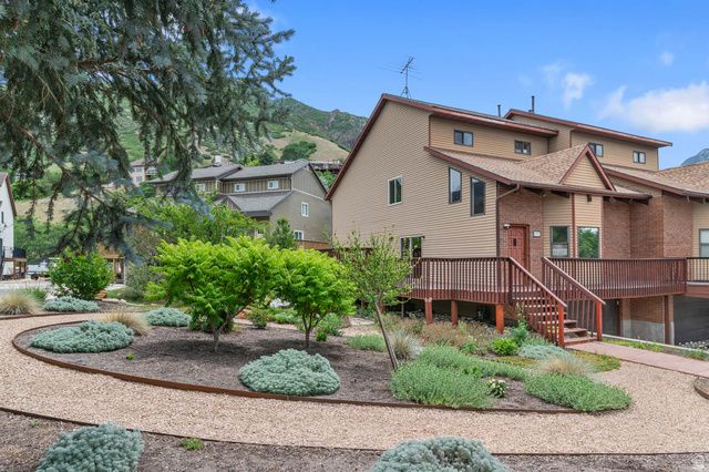 7977 S SUNNYOAK CIR, Cottonwood Heights, UT 84121