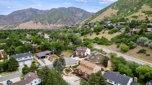 7977 S SUNNYOAK CIR, Cottonwood Heights, UT 84121