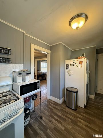 1780 BAIRD Avenue, Galesburg, IL 61401