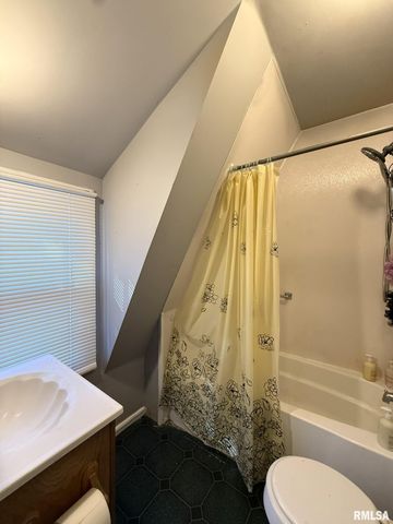 1780 BAIRD Avenue, Galesburg, IL 61401