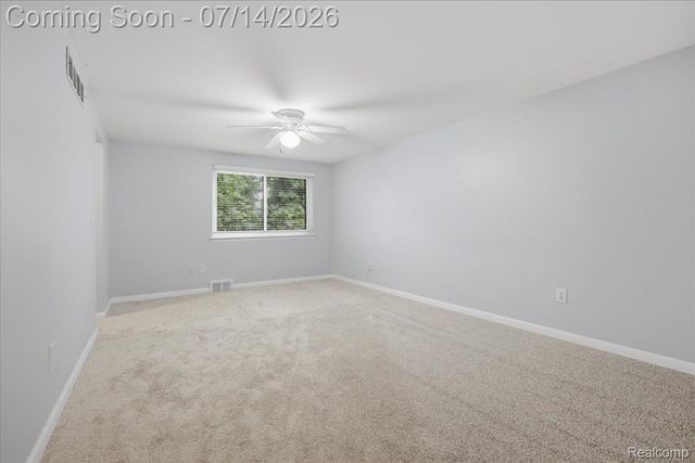1097 Kirts Blvd A, Troy, MI 48084